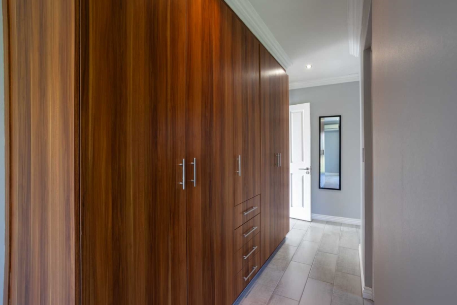 To Let 3 Bedroom Property for Rent in Val De Vie Estate Western Cape